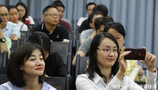 入学|浙大教授建议,女孩“最佳”入学年龄并非7岁,切忌“错龄入学”