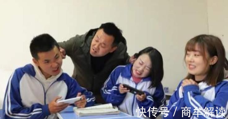 孩子|为什么上初中就该给孩子带手机?其中这几点理由,家长别急着否定