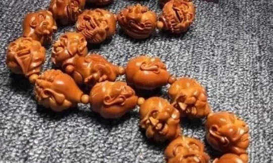 榫卯|70多个零件组成的橄榄核雕您见过吗?而且还是榫卯结构