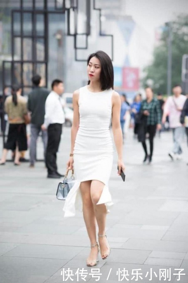 时尚街拍，对于气质搭配来说，裙装肯定占了很大部分位置