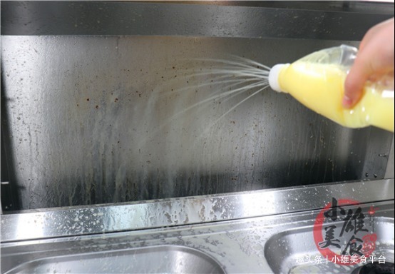 把一只牙膏挤在生姜上,很多人都不懂有啥用,我也是才知道,厉害