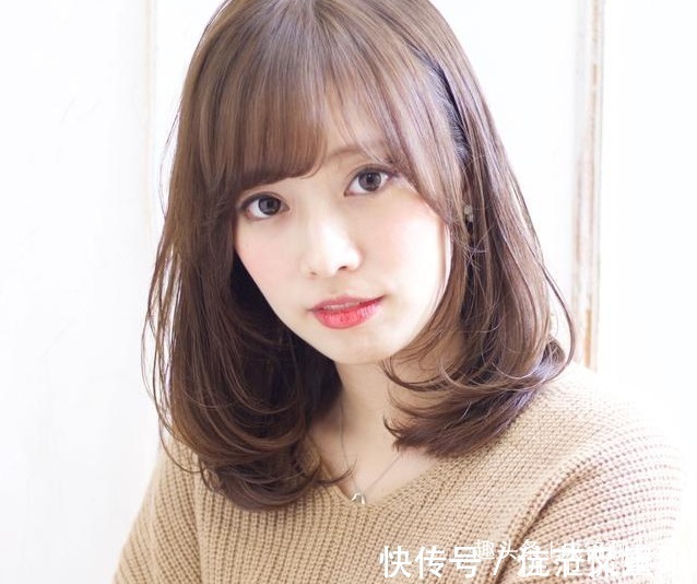 发色 40岁女人要避开四种发型,不仅显老还很土气,中长发比较适合