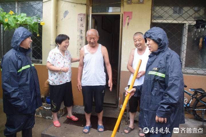 防汛|阳信县实验小学：风雨之中显担当 履职尽责护校园