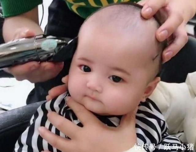 可爱|6个月宝宝去理发,乖巧模样太可爱,网友长大可以靠脸吃饭