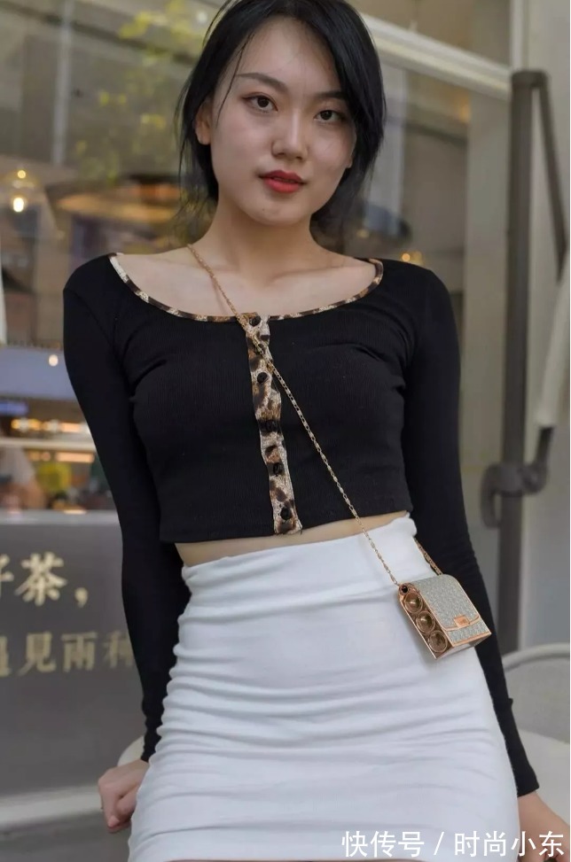 美女 高跟连衣裙美女小姐姐,双腿白皙端庄贤淑