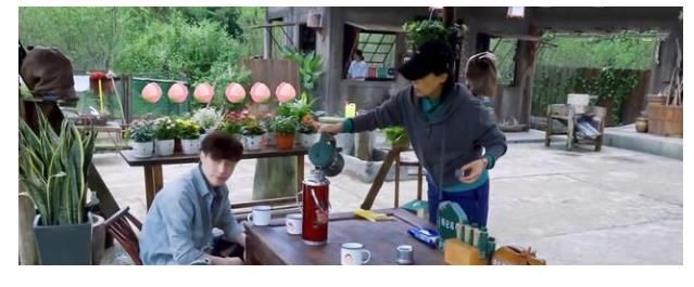 向往的生活|《向往的生活5》何炅等人抓泥鰍，張藝興害怕，想出妙招應對