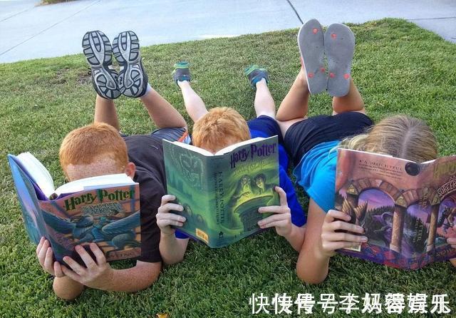 辅食|养育孩子成绩并不是最重要的,这3个方面也很重要,家长别大意了