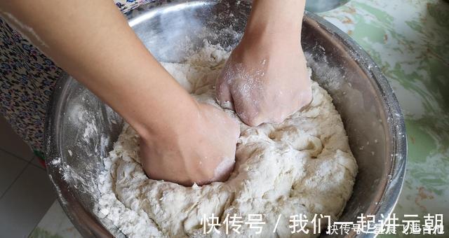 酵母粉|做馒头时，只加酵母是错误的，牢记3个小窍门，馒头香软又好吃