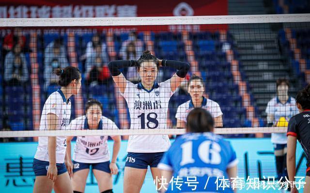 深圳|女排得分王出雙黃蛋！外援關(guān)鍵分?jǐn)r網(wǎng)完勝，郎平助教掛帥深圳立功