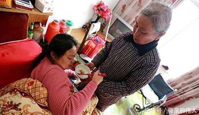 坐月子|蒋丽莎5年剖四胎还不坐月子,年轻宝妈学人家,产后1年就后悔了