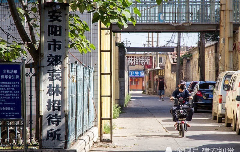 袁林景区|袁世凯，混入维新派，他表面拥戴光绪，但背后却向荣禄告密