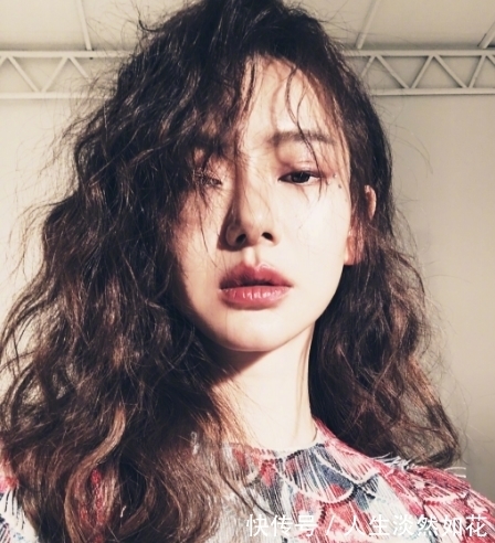 卷发|方脸适合的发型,显脸瘦不止是一点点