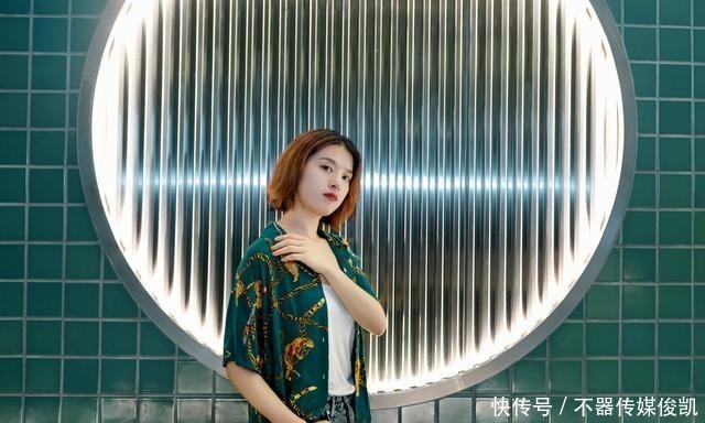 无可挑剔|模特身材、衣着、气质无可挑剔