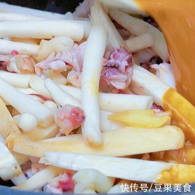 鱿鱼|#一勺葱伴侣，成就招牌美味#一上桌就光盘：红烧鱿鱼