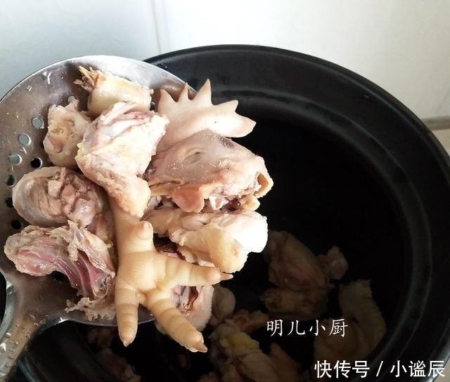 炖鸡汤加点它，气血双补，饱腹解馋，简单煮比牛羊肉还香