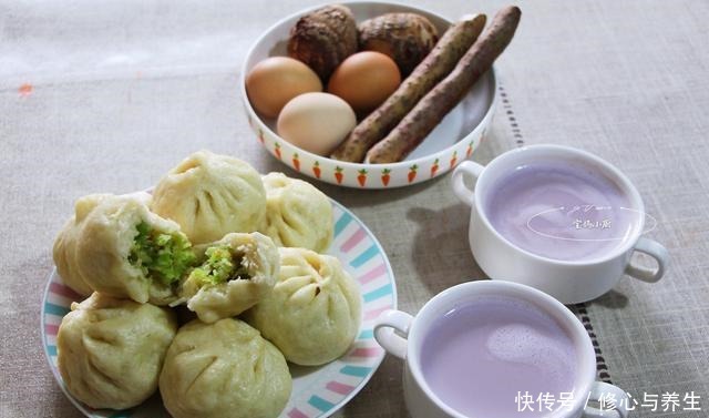 勤快宝妈家早餐朋友圈火了,每天有新花样,早餐店都没这丰盛