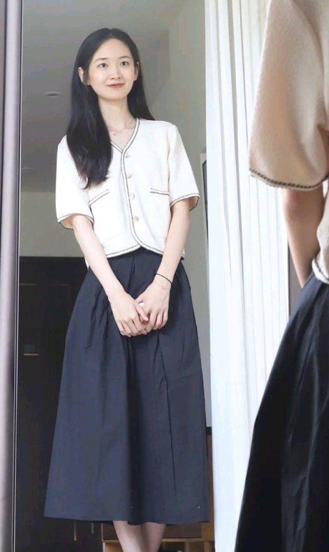 半截裤|只要穿对了,简约的穿搭风格也很撩人,既时髦又有气质