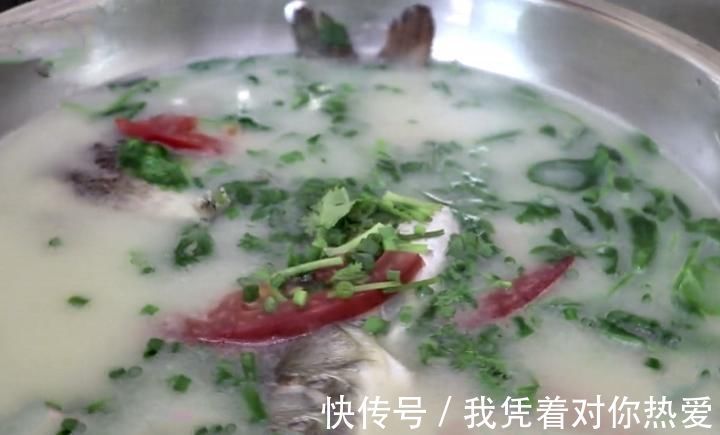 厨艺|鲫鱼汤怎么做好喝,此做法简单快手零厨艺,汤汁奶白无腥味