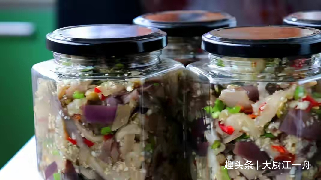 腌茄子的季节到了，一次腌制20斤，开胃又下饭，吃一年不怕坏