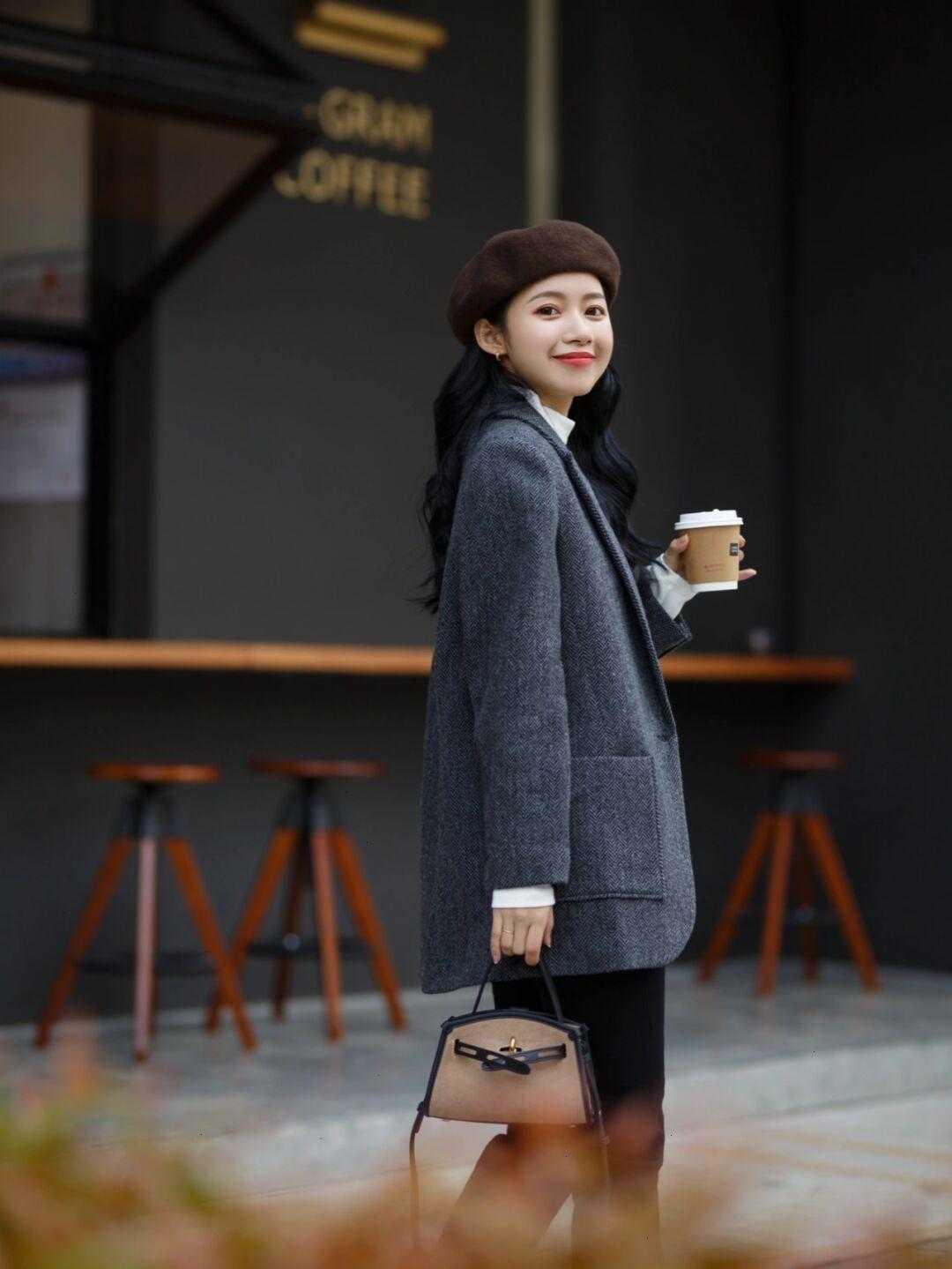 靴子 今年靴子流行“穿粗不穿细”,稳重大方又百搭,保暖舒适不累脚