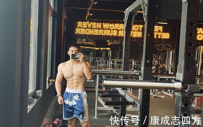 训练|身高不够肌肉来凑,擅长力量训练,拥有高耸入云的迷人斜方肌!