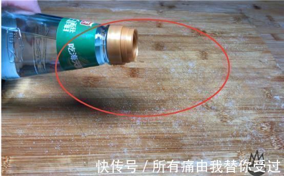 霉菌|菜板脏了,万万不可用洗洁精洗,教你一招,立马干净如新还不发霉