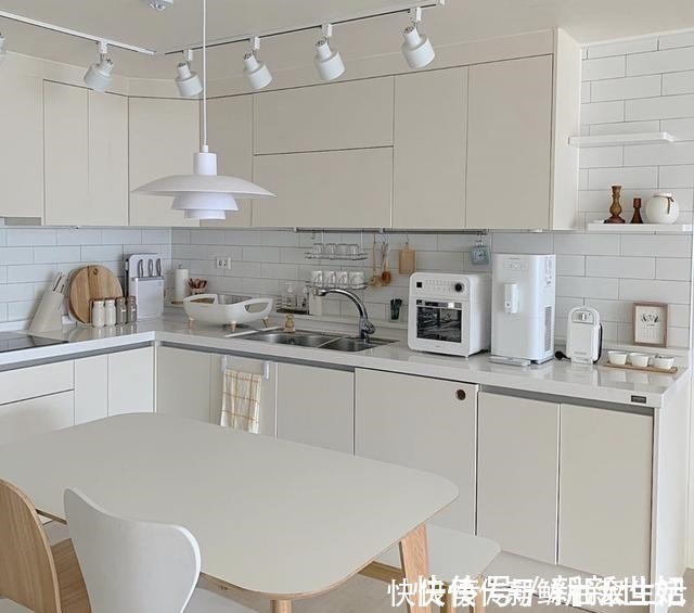 夫妇|韩国夫妇的极简之家,唯美程度堪比电影场景,整个人都被治愈了!