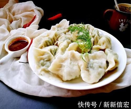 冬天了,用这菜包饺子,鲜嫩入味营养高,比肉饺子还香!