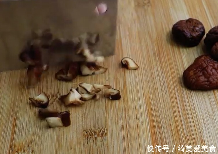 吃法|豆腐又出新吃法,做法简单,鲜香适口,一口一块,真过瘾