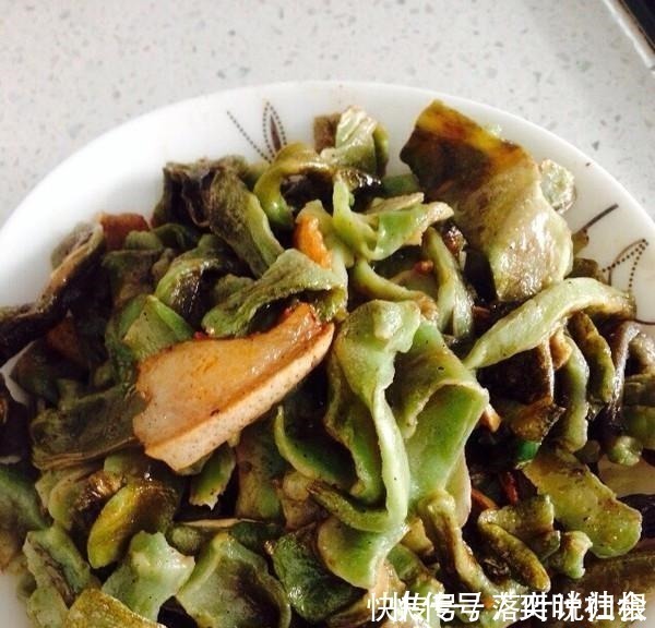 安神|失眠多吃这个菜,健脑安神,一觉睡到天亮,黑眼圈也消失啦