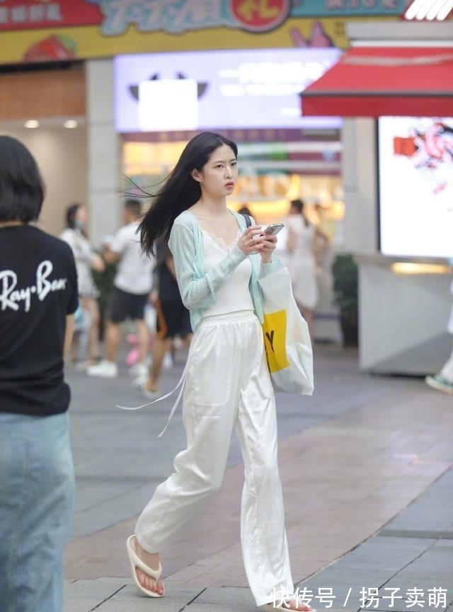穿搭|街拍时尚美女:美女穿搭有方法