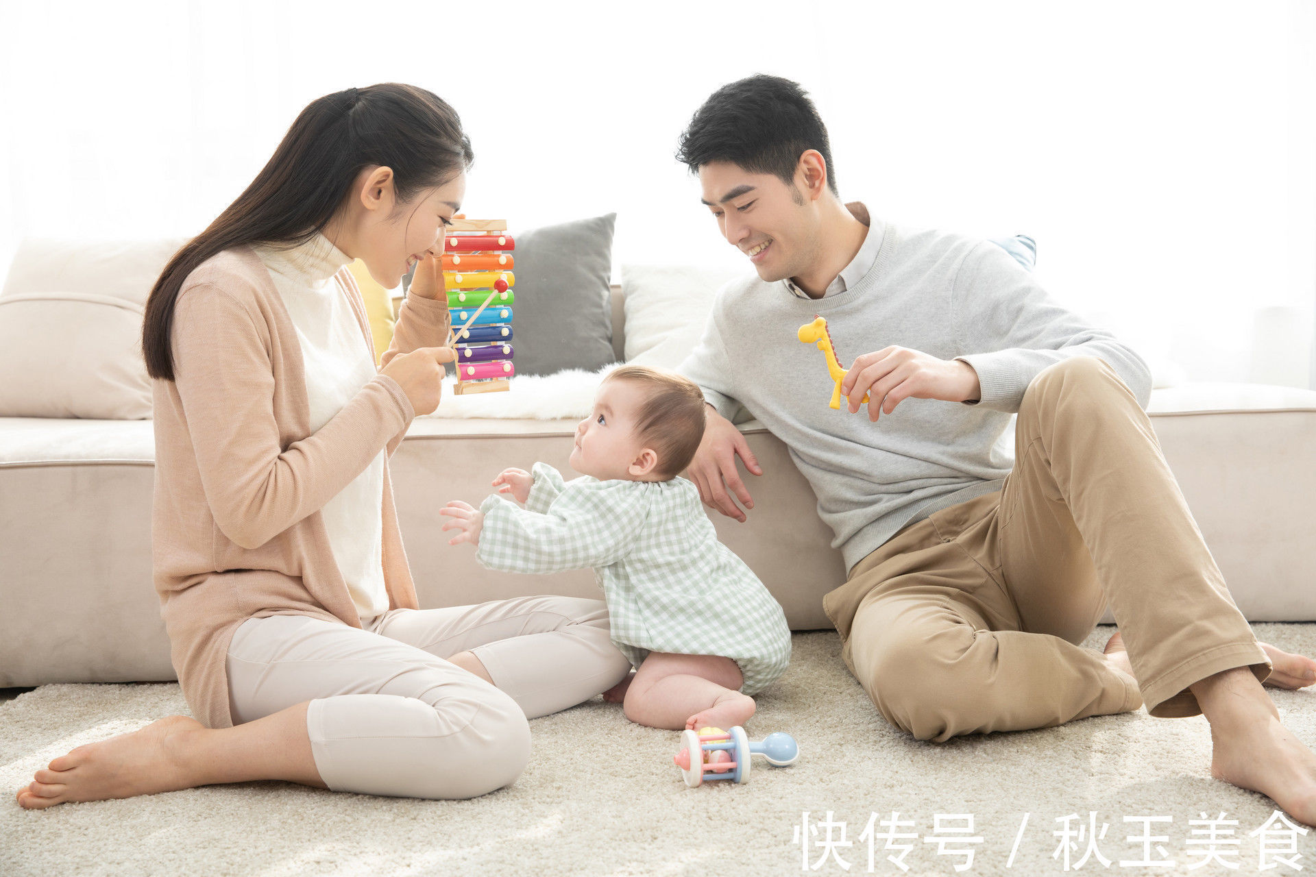 妈妈|五个月宝宝开始认生,经历多个“第一次”,妈妈用游戏促进娃成长