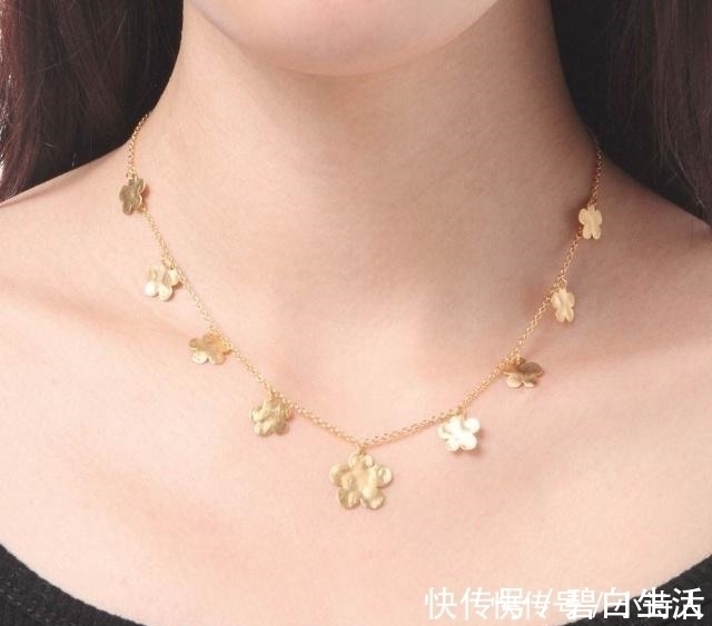 首饰 买首饰时,挑“黄金”好还是“白金”好?听完柜姐分析,你就懂了