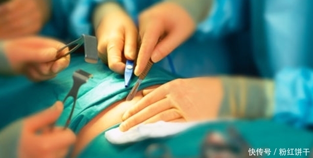 张老太|79岁老人,热水泡脚住医院,养生名医建议:泡脚有风险,需谨慎