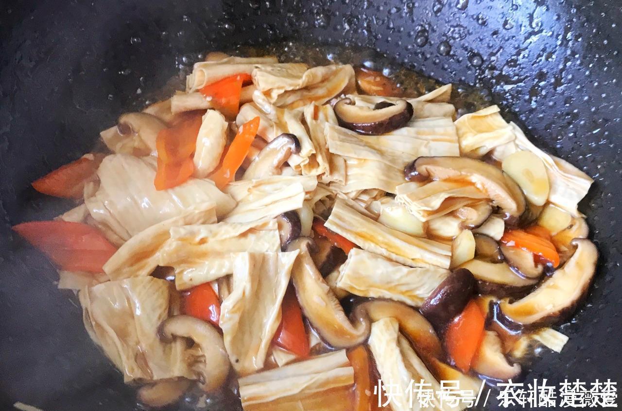 香菇烧腐竹|它是天然“补钙库”，隔三差五吃，荤素搭配营养足，补钙长高个