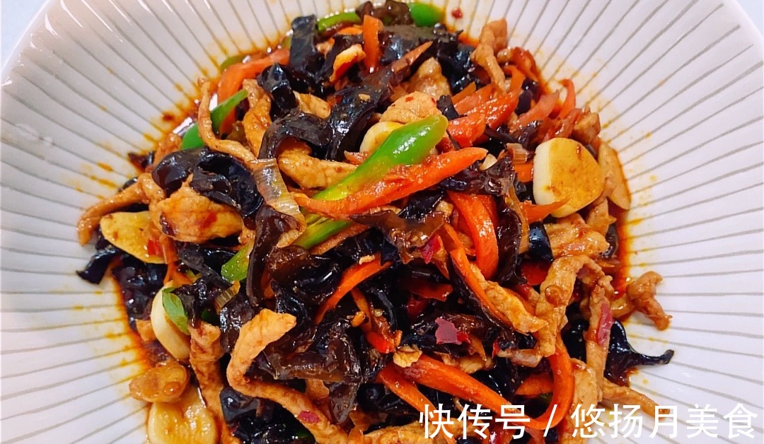 简单快手的三道家常菜推荐鱼香肉丝,蒜蓉苋菜,黄瓜皮炒肉丝!