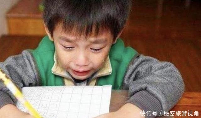 名字|爷爷叫魏炎爸爸叫魏寒，奶奶给孙子取的名，让孩子天天被老师点名