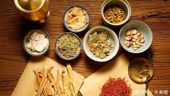 一个小穴位竟有如此奇效?每天晚上按一按,一觉睡到天亮,不夜醒