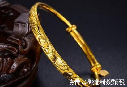 消费者 为什么去黄金店最好不要试戴手镯呢还好知道得及时