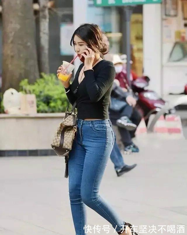 风格|美女一袭简约的打底裤，着装风格洋气大方，霸气十足