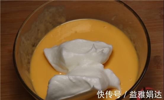 5个鸡蛋,1碗面粉,做蛋糕不用烤箱不用电饭煲,简单又快速