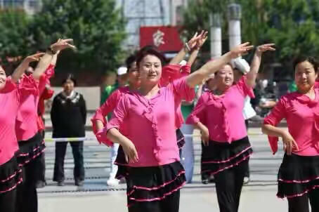 上了年纪后，建议中年女性多吃这菜，营养不比牛奶差，好吃又解馋