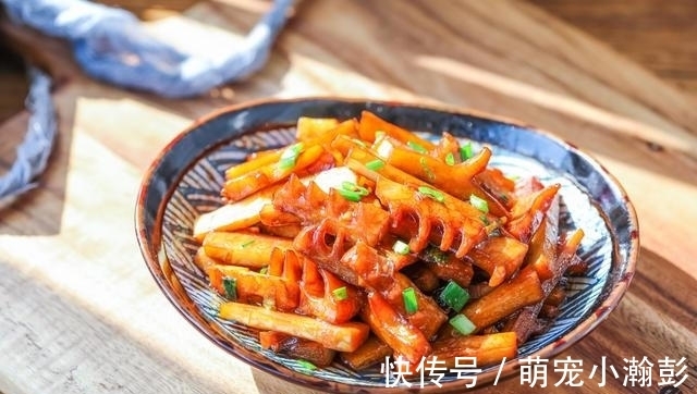 冬季特有的食材,20块钱一斤,吃一顿刮三天油,有条件女人要多吃
