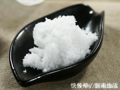 冰糖|红烧肉放白糖还是冰糖难怪炒出来的肉发苦发黑，原来错了这一步