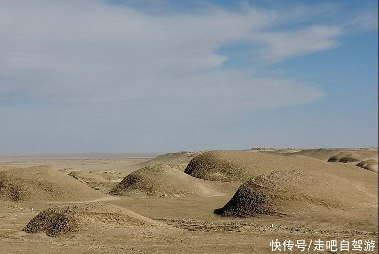 一人一车自驾西北行，打卡网红景点，途中戈壁没有人烟