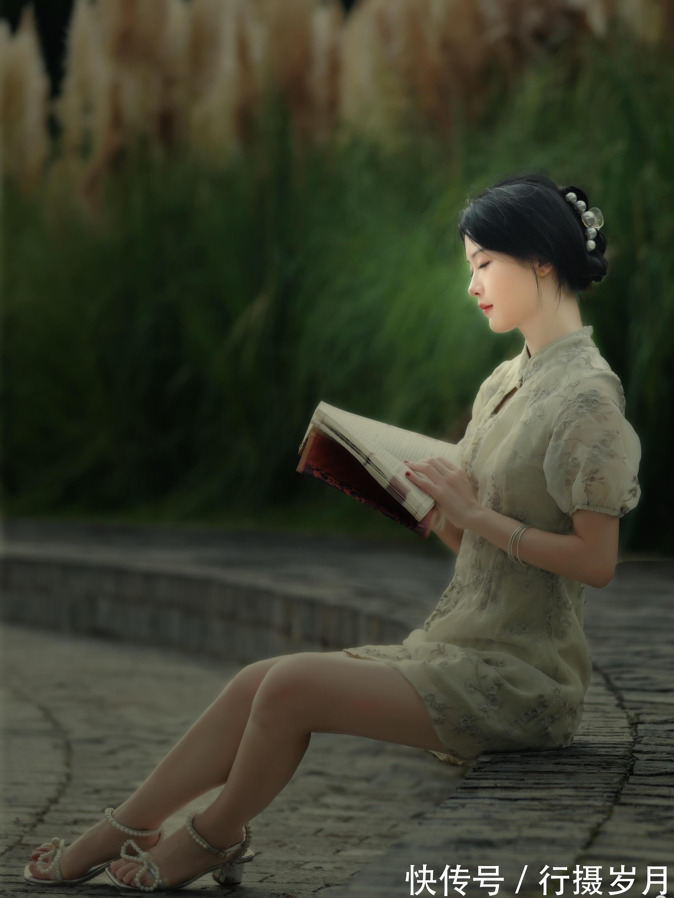 落花#缱绻成了落花，飘零在天涯