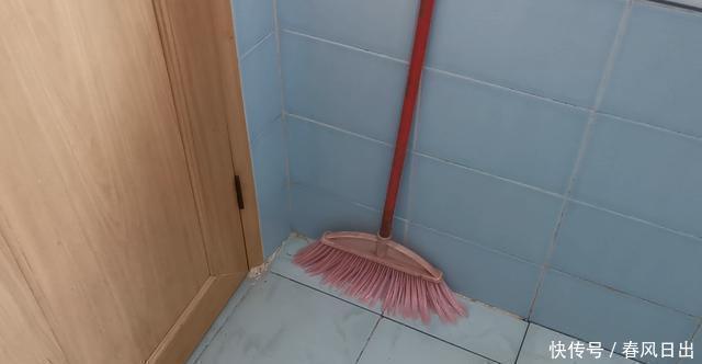 3个地方不要放扫帚,不是迷信,放错了立马回家拿走