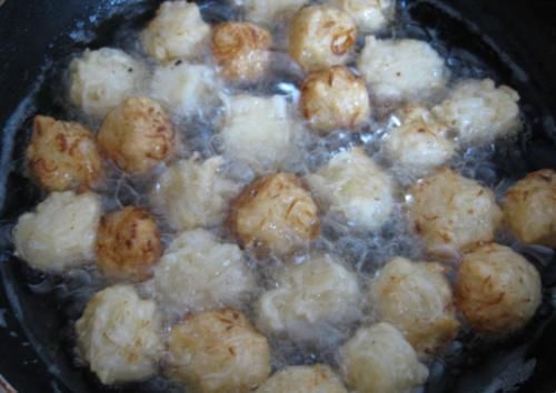 炸萝卜丸子,盐渍还是焯水?多加2样,丸子外酥里嫩,放凉不发硬