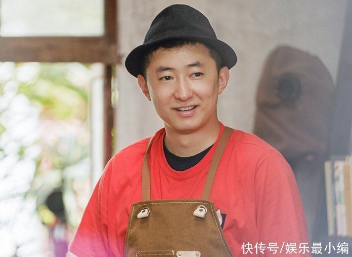 《向往》最新一期嘉宾合照,黄磊默默站最边缘,C位嘉宾好受重视
