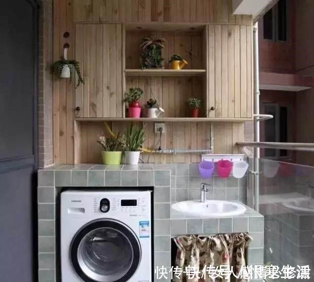 阳台|老婆在阳台腾出一平米,做了个砖砌洗衣房,实用又美观